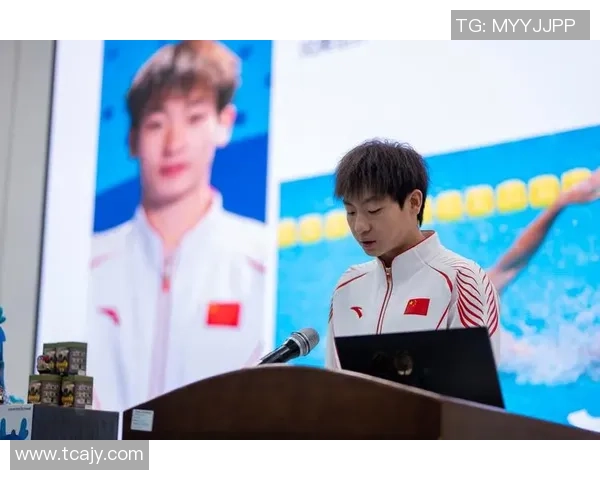 麦卡利斯特被范迪克肘击后戴头部护具坚持比赛勇敢拼搏 麦卡利斯特被范迪克肘击后戴头部护具坚持比赛勇敢拼搏